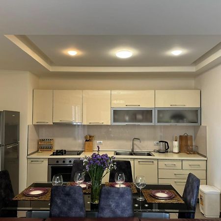 Diem Apartment Near Pazari I Ri Тирана Екстер'єр фото