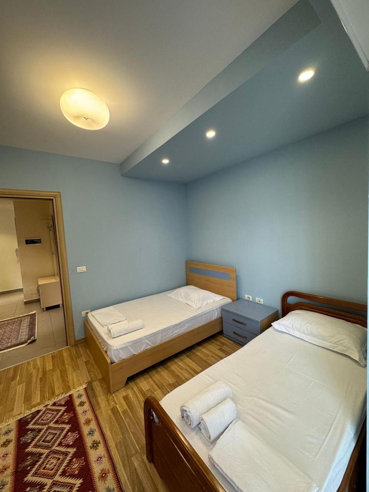 Diem Apartment Near Pazari I Ri Тирана Екстер'єр фото