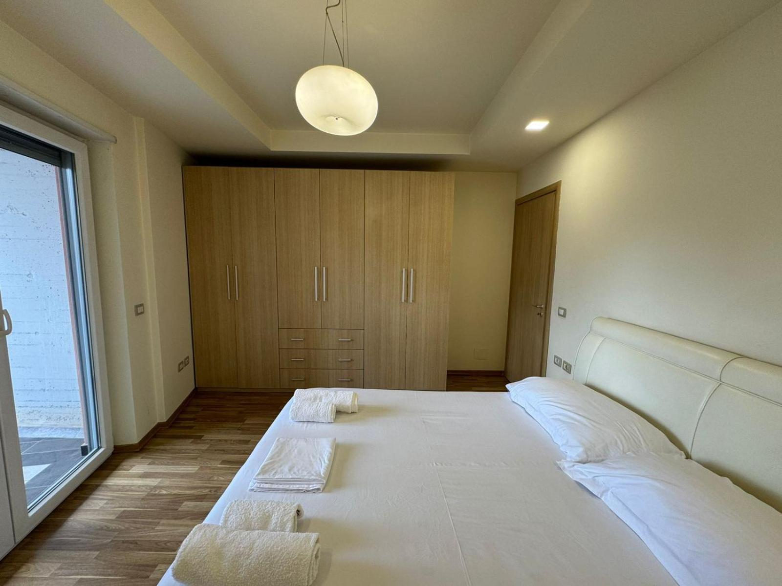 Diem Apartment Near Pazari I Ri Тирана Екстер'єр фото