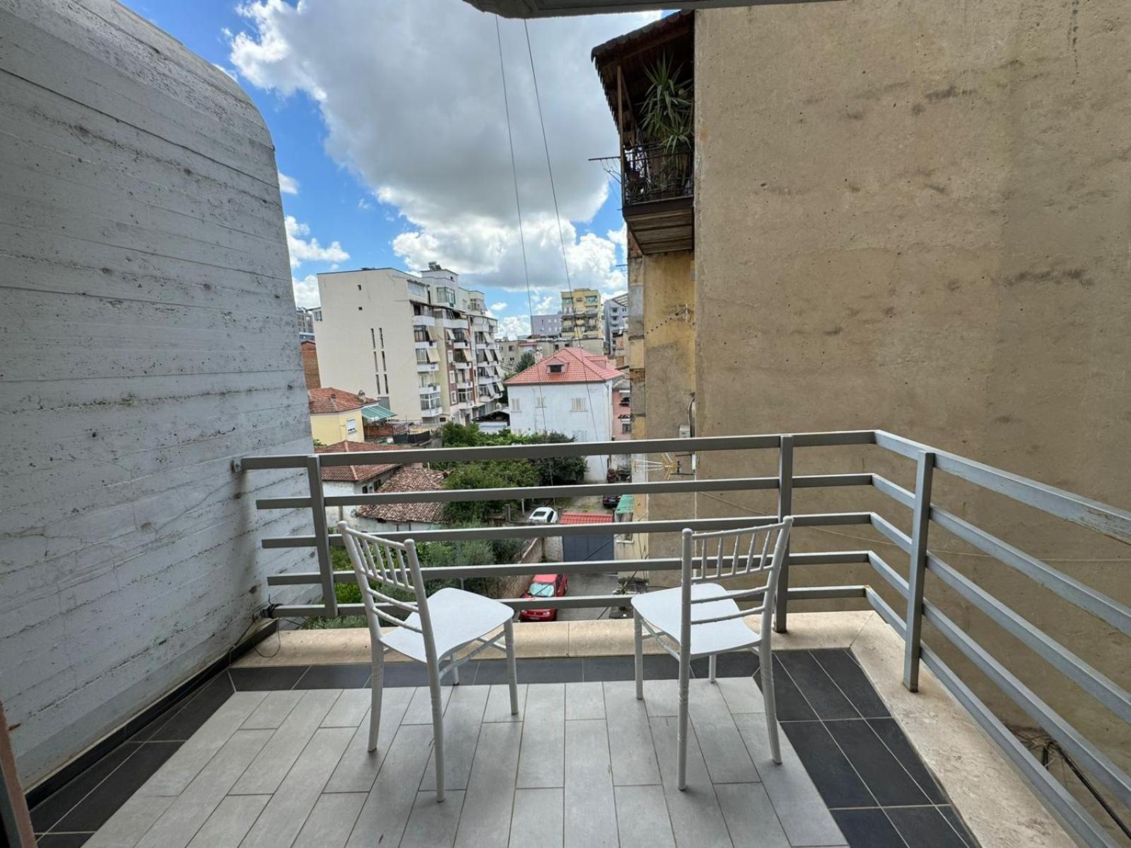 Diem Apartment Near Pazari I Ri Тирана Екстер'єр фото
