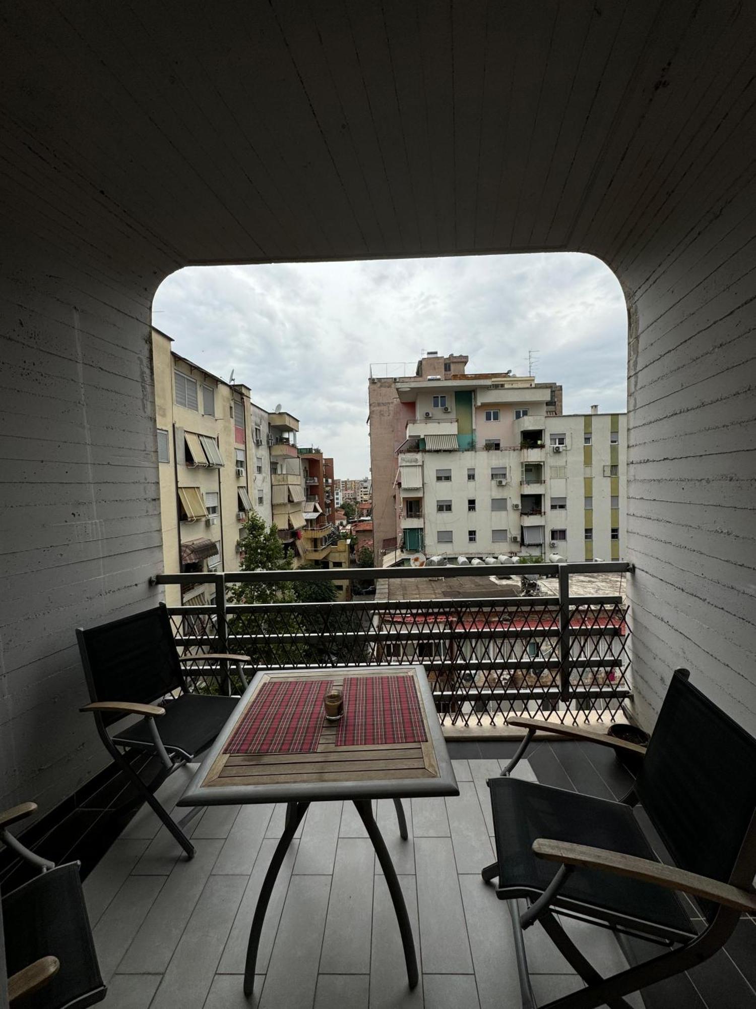 Diem Apartment Near Pazari I Ri Тирана Екстер'єр фото